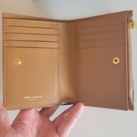 CASSANDRE MATELASSÉ FRAGMENTS BI-FOLD WALLET - Picture 8 of 9